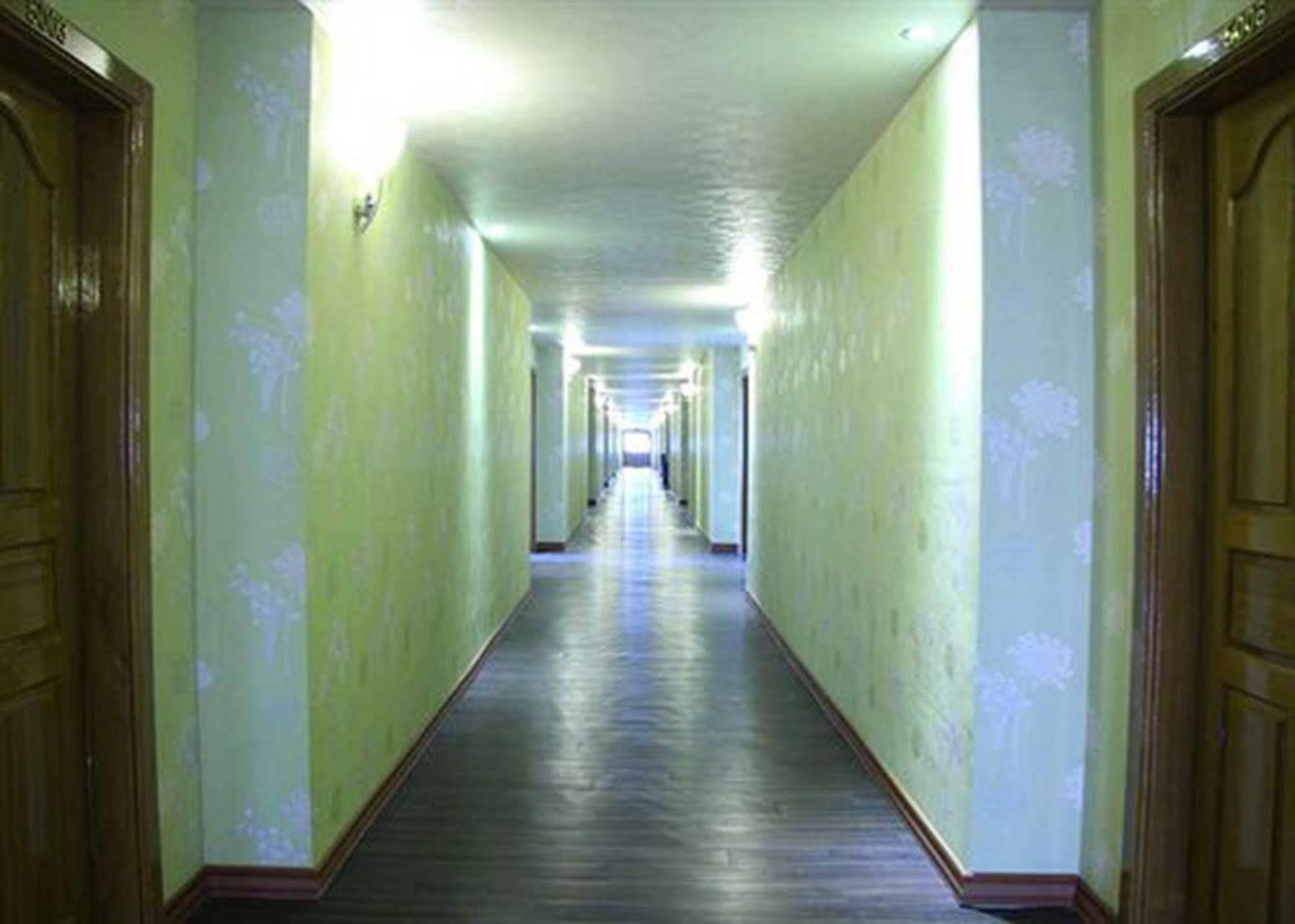 Excel Capital 4*